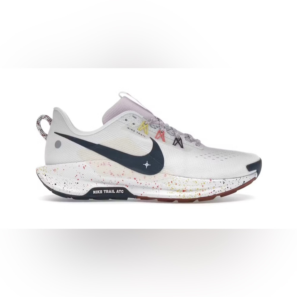 Nike trail Pegasus Sneakers with Navy Swoosh size 10.5 women